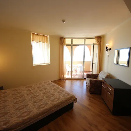 Lägenhet Menada Atrium Elenite