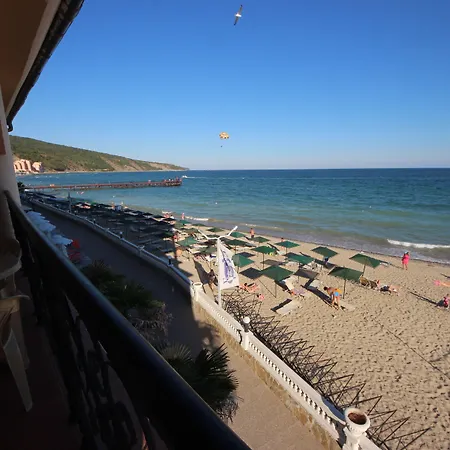 Menada Atrium * Elenite