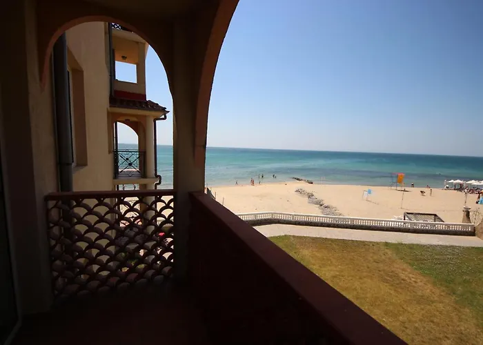 Menada Atrium Apartamento Elenite