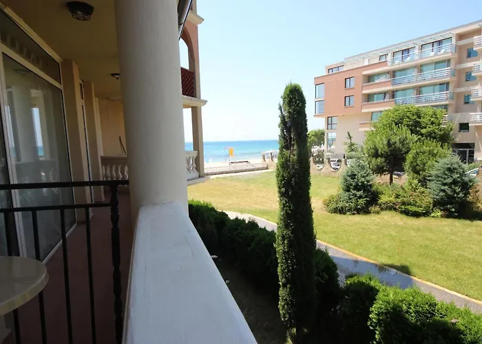 Menada Atrium Apartamento Elenite