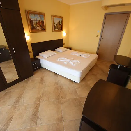 Menada Atrium * Elenite