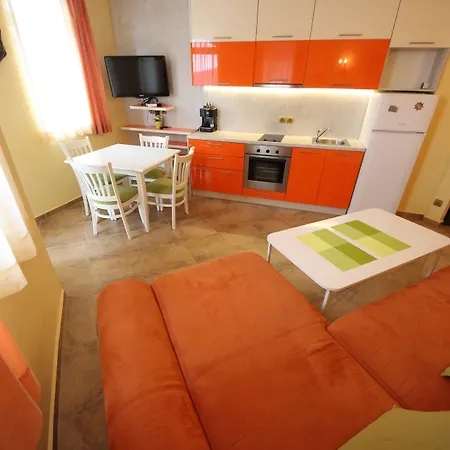 Menada Atrium Elenite