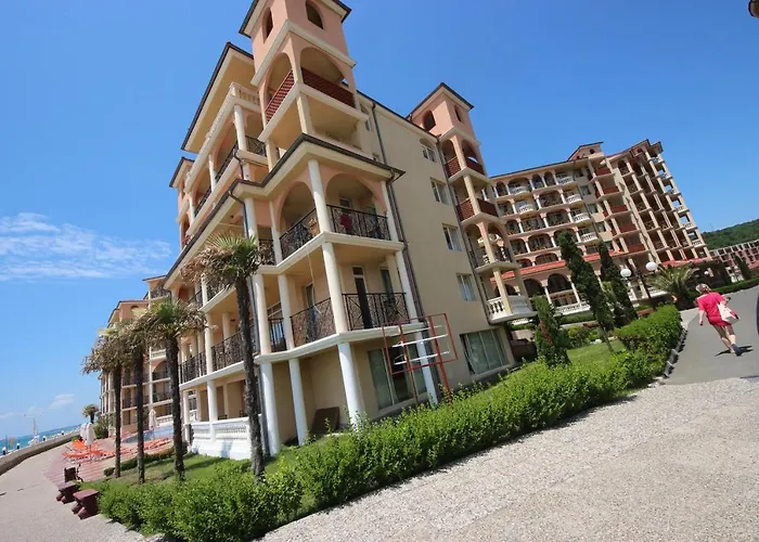 Menada Atrium 公寓